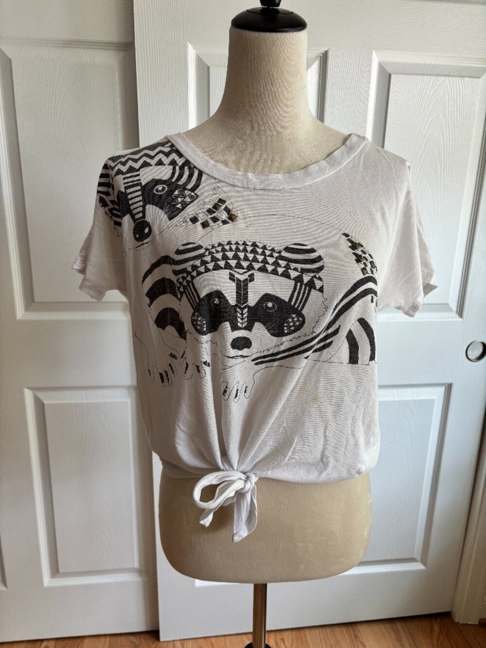 Hot Topic Top -Size Medium